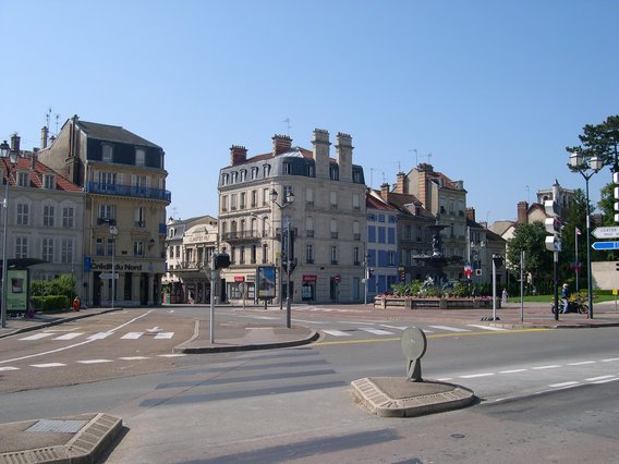  place devant l'espace Argence